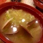 回転寿し トリトン - 季節の椀物
      ホタテのお味噌汁
