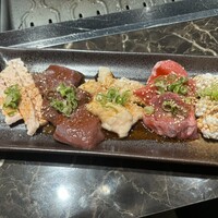 焼肉たまき 京橋店 - ホルモン五種盛り