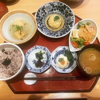 豆富料理と吟醸せいろ蒸し 八かく庵 大阪ステーションシティ店 - 