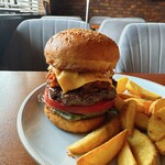 Public House Calm - チリチーズバーガー