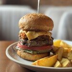 Public House Calm - チリチーズバーガー