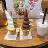 北のチョコレート工場ツードア - ソフトクリーム二種、カカオの実のスムージー
