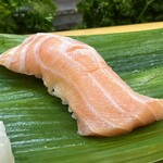 亀庄寿司 - サーモン