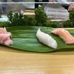 亀庄寿司 - ヒラスズリ・サーモン