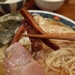 奈つやの中華そば - 濃口の細切メンマ！増してる人も多かった！