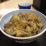 吉野家 - 吉野家 円町店の牛丼、アタマの大盛り380円（13.12）