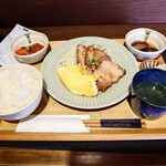 江戸堀 焼豚食堂 - 焼き豚定食1,100円。