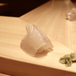 鮨 てつ也 - 昆布〆平目