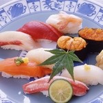 Sushi Washoku Shikama - 松握り　  小樽特産のホタテ貝うに海老等ふんだんに使い九貫で仕上げました。