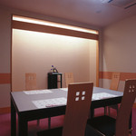 Sushi Washoku Shikama - 二階　すぎの間  個室　椅子席　八名様