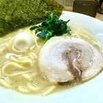 横浜家系ラーメン 白金家 - 料理写真: