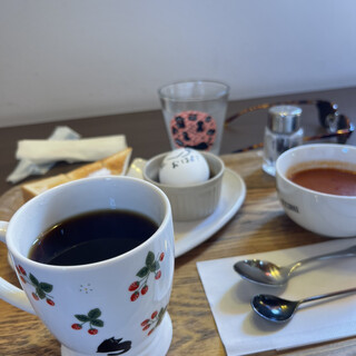 カフェ猫の散歩道_1