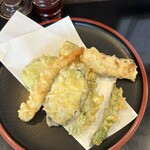 山形そば 竹屋 - 天ぷら盛合わせ@520円