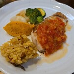 キッチン ブルー グローブ - チキンパエリアを乗せて