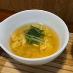 キッチン ブルー グローブ - 卵スープのアップ