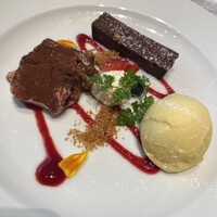 37 Steakhouse & Bar - 