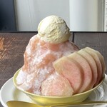 マルニカフェ - 桃みるく バニラアイス添え