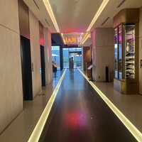 JAM17 DINING - 入り口　昔、ボウリング場だったのを模して