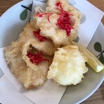 讃岐うどん 本格手打 てつ家 - かしわ天(紅しょうが付き)、半熟たまご天