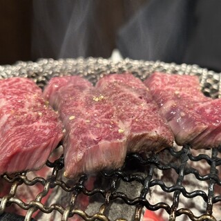 炭火焼肉ホルモン うらら