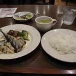 シルバースプーン - さんまの香草焼 きのこ添え