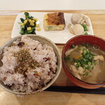 トーコーキッチン - 野菜のキッシュ　副菜二品、豚汁、ご飯