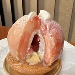 Pion - まるごと桃のタルト　中はこんな感じ