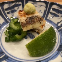 櫻木 - 「鰻はタレでしょ。」ってずっと思っていたのですが、この白焼は人生で1番美味しい白焼の鰻です。今日は三河産の鰻だそうです。