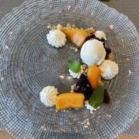 RISTORANTE E'VOLTA Unico Polo - メロンのデザート。生クリームのようなのは、ヨーグルトのシャンティ。さっぱりとしていて良き。