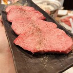 炭火焼肉じゃいあん - じゃいあんの極厚タン