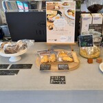 LIKO CAFE - ミチクサカフェさんの焼菓子も買えます