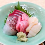 東京亭 - 刺身盛り合わせ