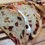 ベッカライレッヒェルン - フリュイとクランベリーのカンパーニュ