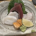 鮨 和食 にし野 - お造り：かつお藁焼き、生タコ、平目、あん肝