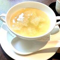 中国料理 四川 - 優しい冬瓜のスープ 背筋を伸ばして座っていたのに、1口飲んだ途端、くにゃんとしちゃう ( *´艸`)♪