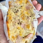 ベーカリー・パレード - 名前を忘れた（ベーコンとチーズのパン）