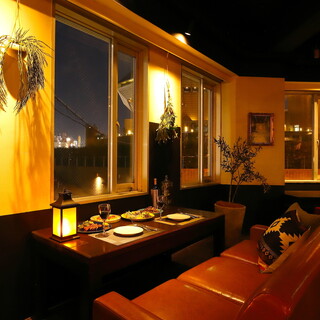 夜景が見えるカップルシート