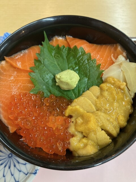 丼専門店 海たろう &ndash; 南三陸町志津川の海鮮丼専門店