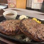 ジュークステーキ - 自家製粗挽きハンバーグセットダブル450g デミグラスソース　¥1,490-
