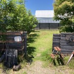 カフェトリコ - 門？ここを入って右手に入口があります♪