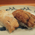 のげ - 「あなご」：“塩”は、
      あなごの香りと甘みが、暴れるんですｗ
      
      “つめ”の方は、炙りの香ばしさと
      キャッチーな旨みが、“つめ”の程よい甘さと共に
      とろけます。。。
      