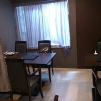 中国料理 かなめ - 二階のテーブル席