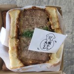 日本一分厚いカツサンド 大阪とんかつ - 