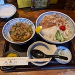 久良一 - 冷製川幅うどん730円とかき揚げ丼370円