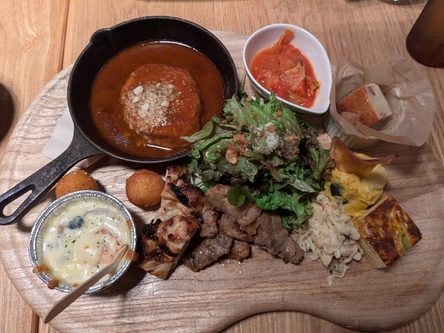 食事会 XEX TOKYO / Salvatore Cuomo Bros. （ゼックストウキョウ