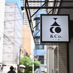 &Co. - 平日12:51頃訪問