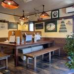 ラグマンニセンジュウヨン - 店内