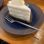 おやつと珈琲 TSUI - 限定出荷らしい浜田のホワイトメロンのショートケーキ