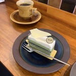 おやつと珈琲 TSUI - 抹茶のケーキとコーヒー