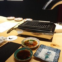 堂島焼肉料理店 - テーブルまわり①